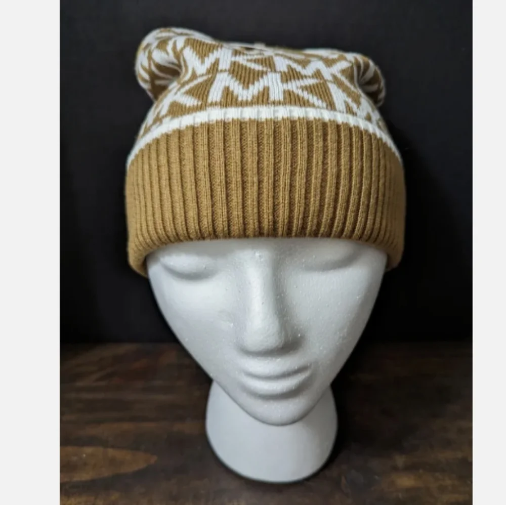 Michael kors ladies Hat Scarf and Gloves set - Picture 7 of 8